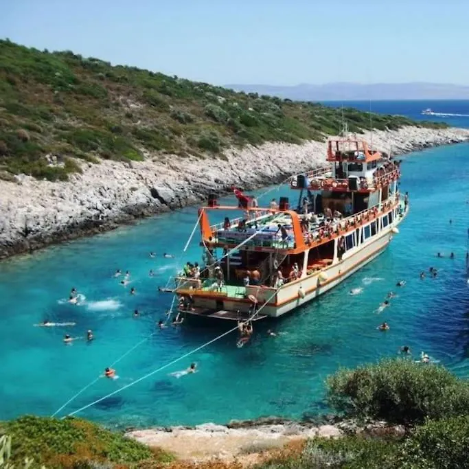 Poseidon Marine Villa Ildiri